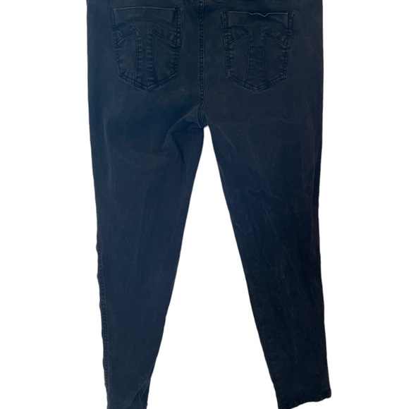 Tripp NYC Jeans - Picture 3 of 8